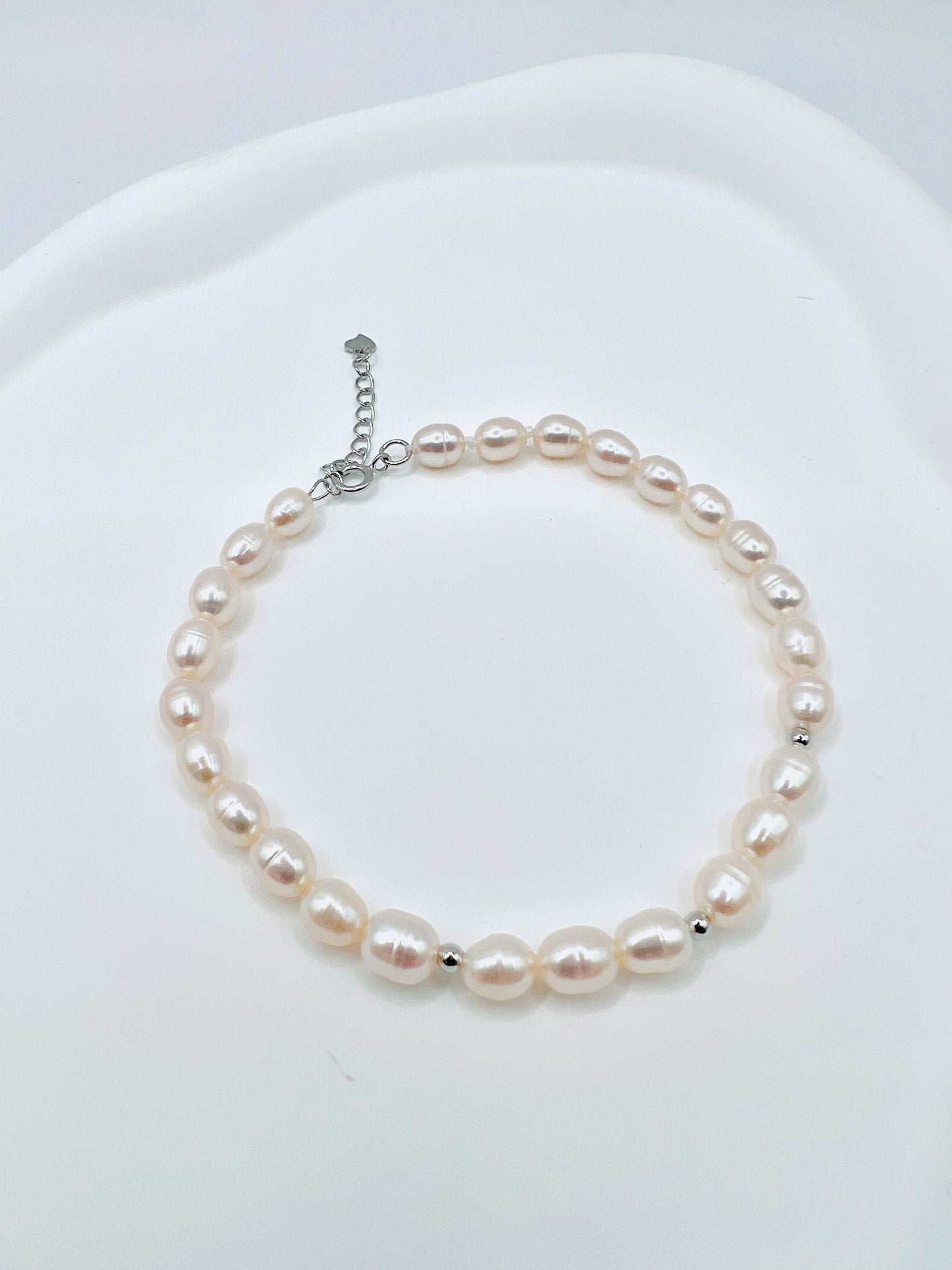 5-6mm WHITE FRESHWATER PEARL BRACELET