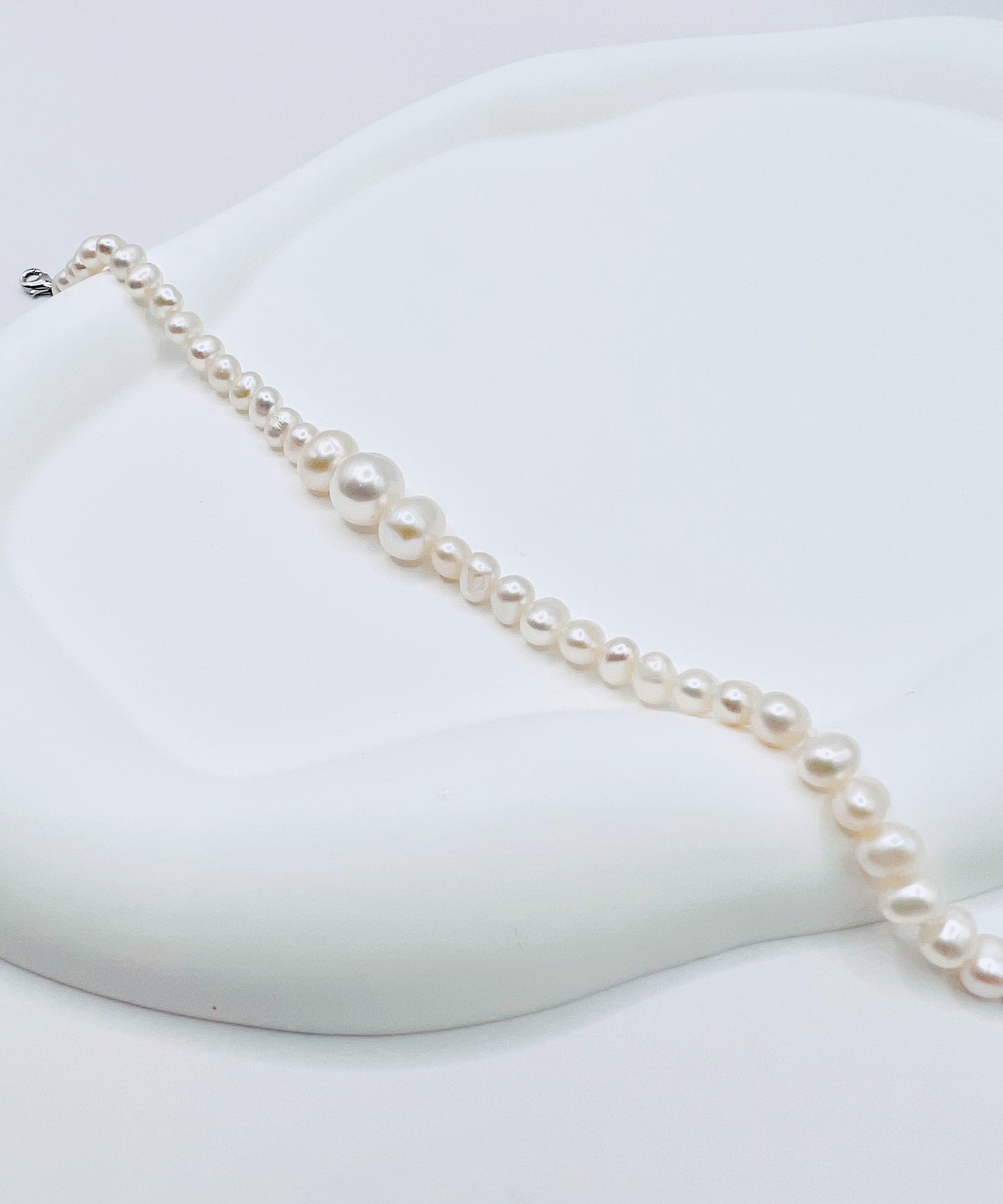 5-9mm WHITE FRESHWATER PEARL BRACELET