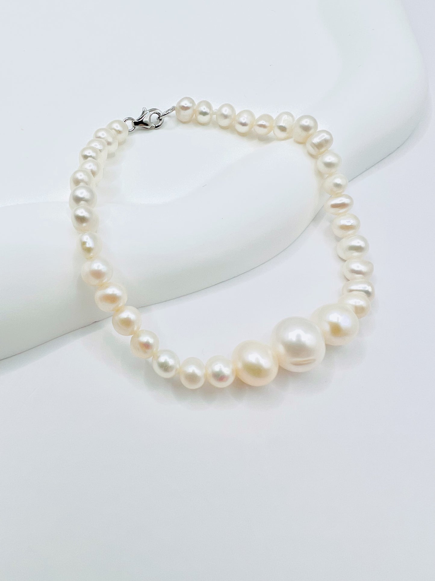 5-9mm WHITE FRESHWATER PEARL BRACELET