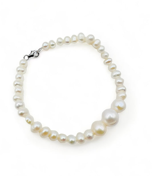 5-9mm WHITE FRESHWATER PEARL BRACELET