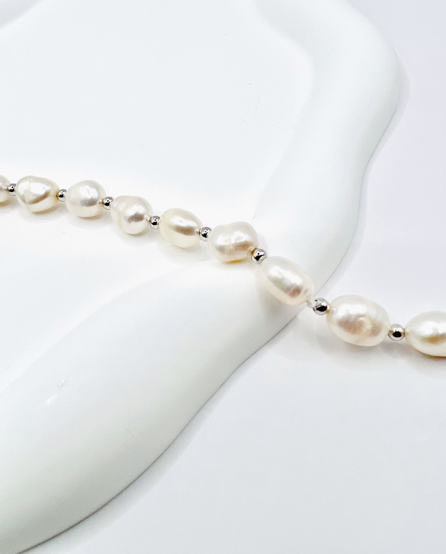 8-9mm WHITE FRESHWATER PEARL BRACELET