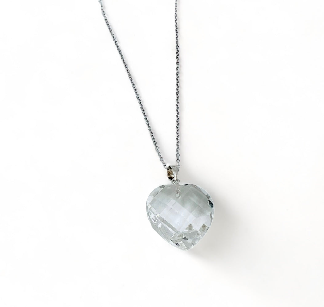 HEART CRYSTAL PENDANT NECKLACE