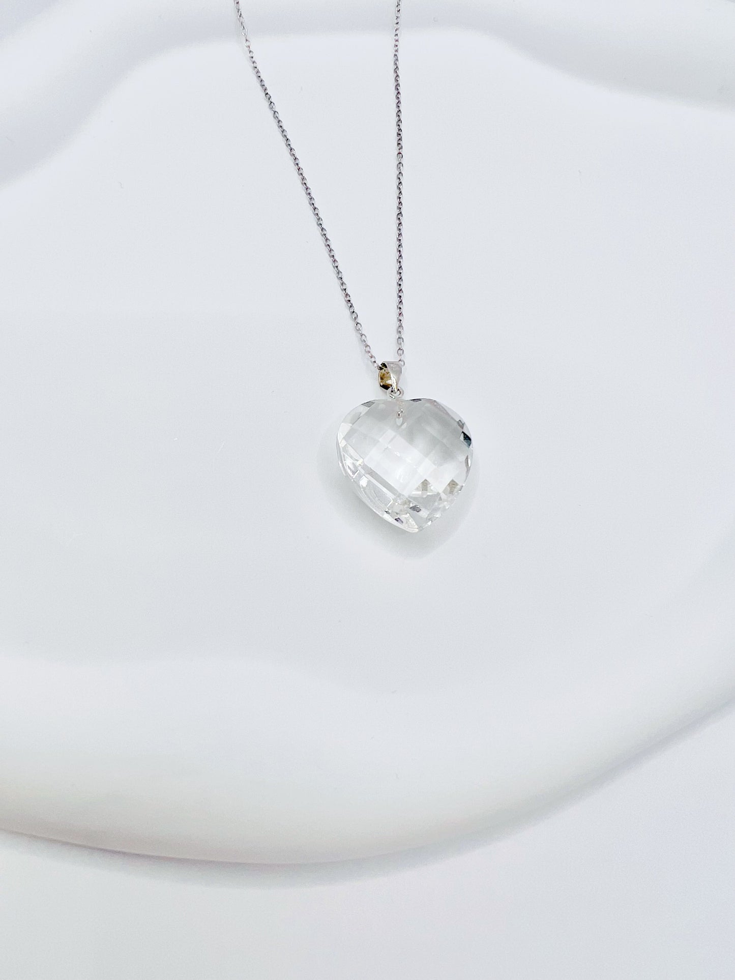 HEART CRYSTAL PENDANT NECKLACE