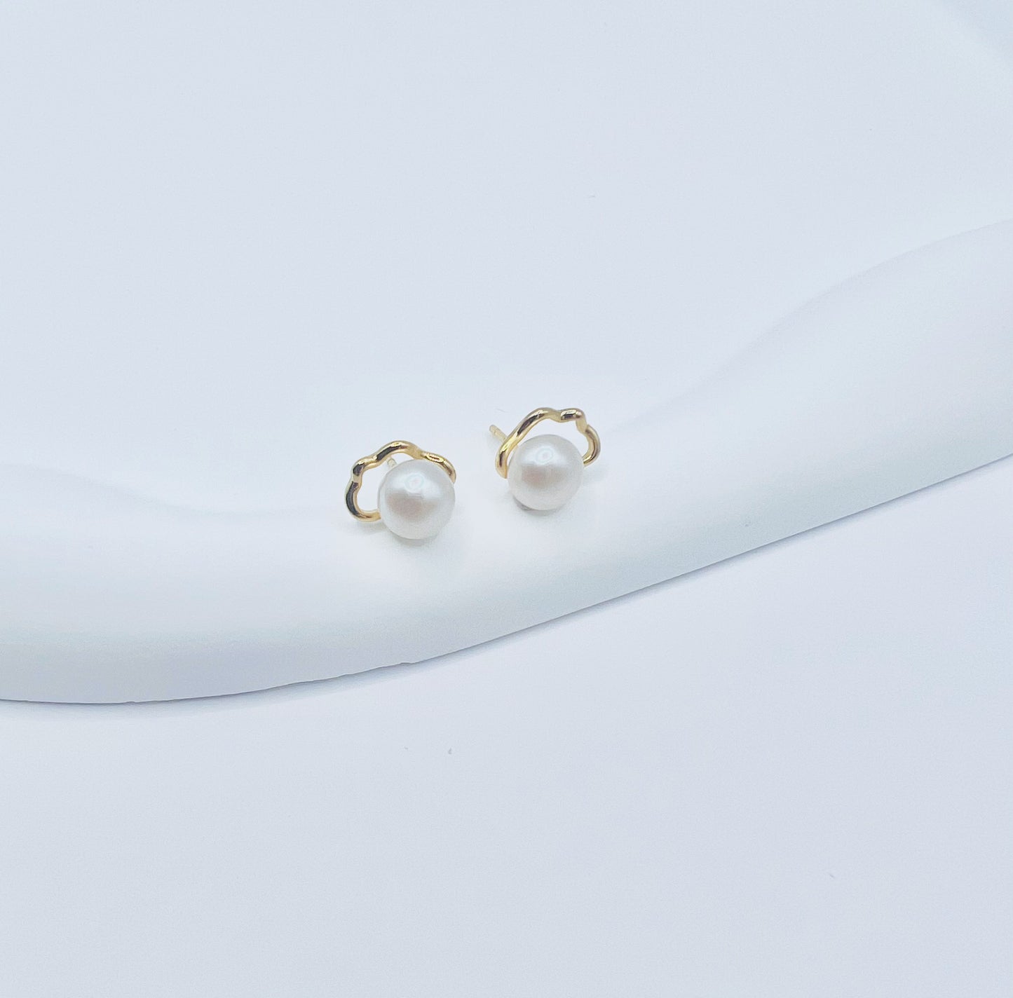 KIARA 6.5-7mm FRESHWATER PEARL EARRINGS - GOLD