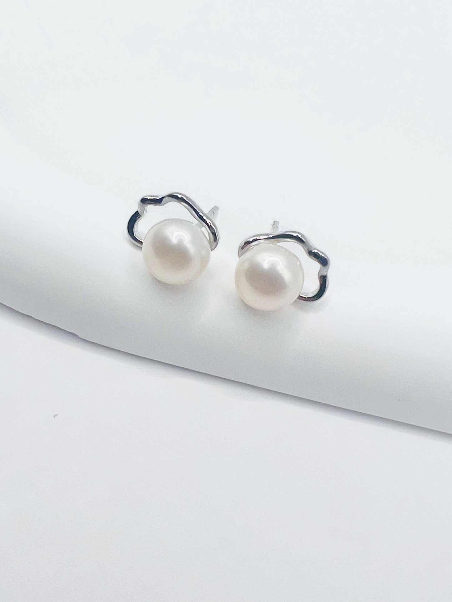 KIARA 6.5-7mm FRESHWATER PEARL EARRINGS