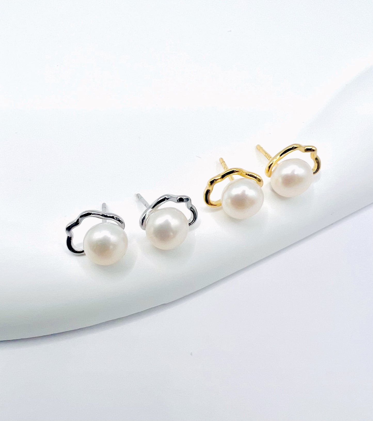 KIARA 6.5-7mm FRESHWATER PEARL EARRINGS - GOLD