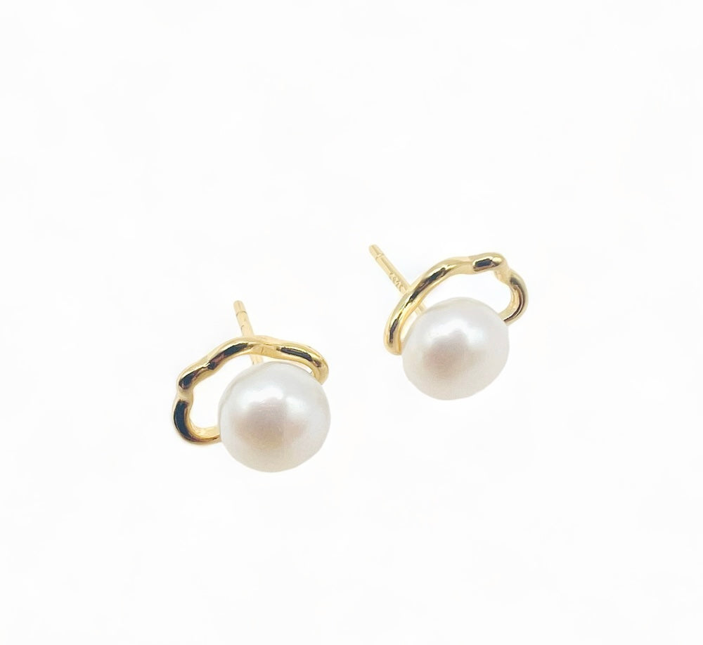 KIARA 6.5-7mm FRESHWATER PEARL EARRINGS - GOLD