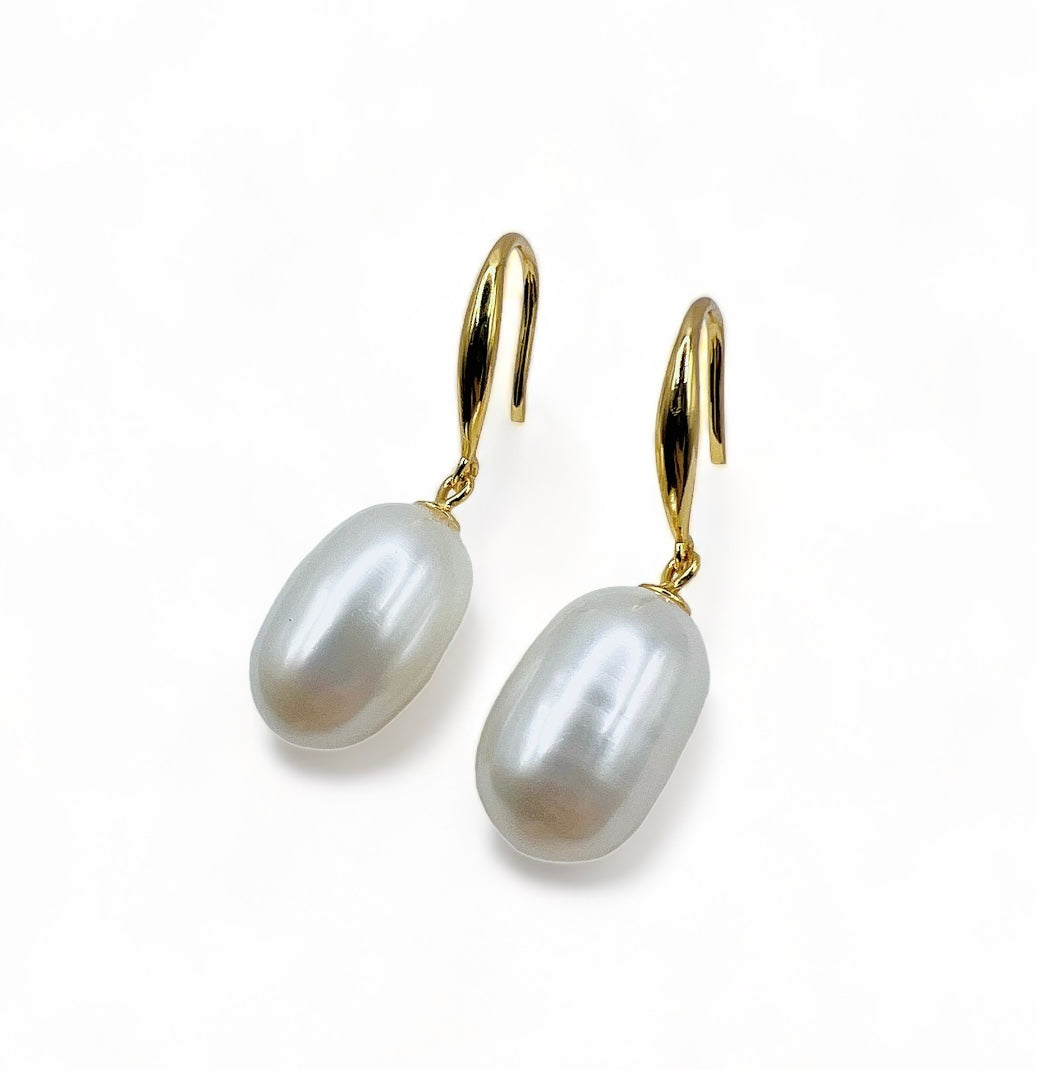 KYLE WHITE FRESHWATER PEARL EARRINGS-GOLD