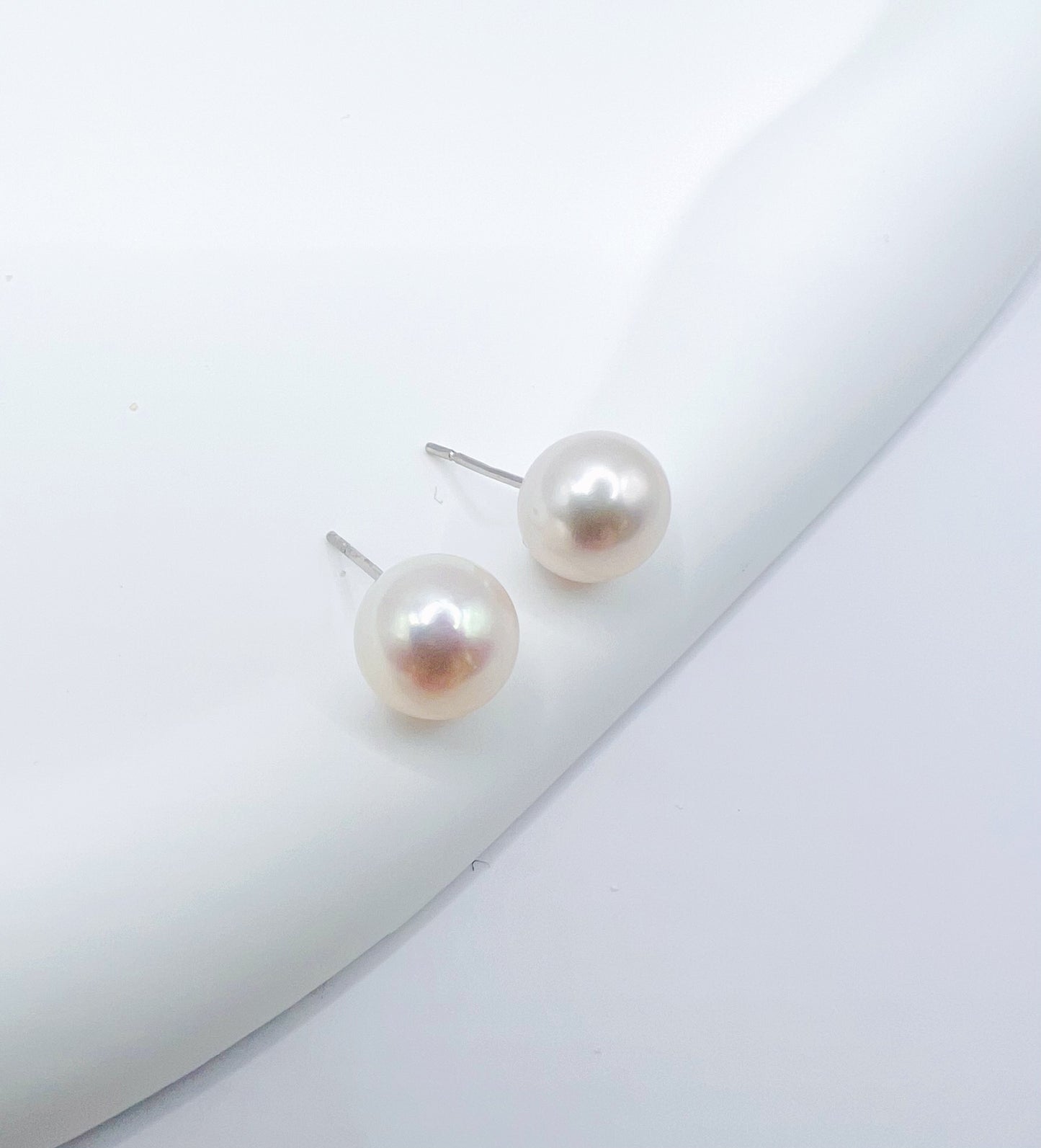 ARIAL 9-9.5mm ROUND FRESHWATER PEARL EARRINGS