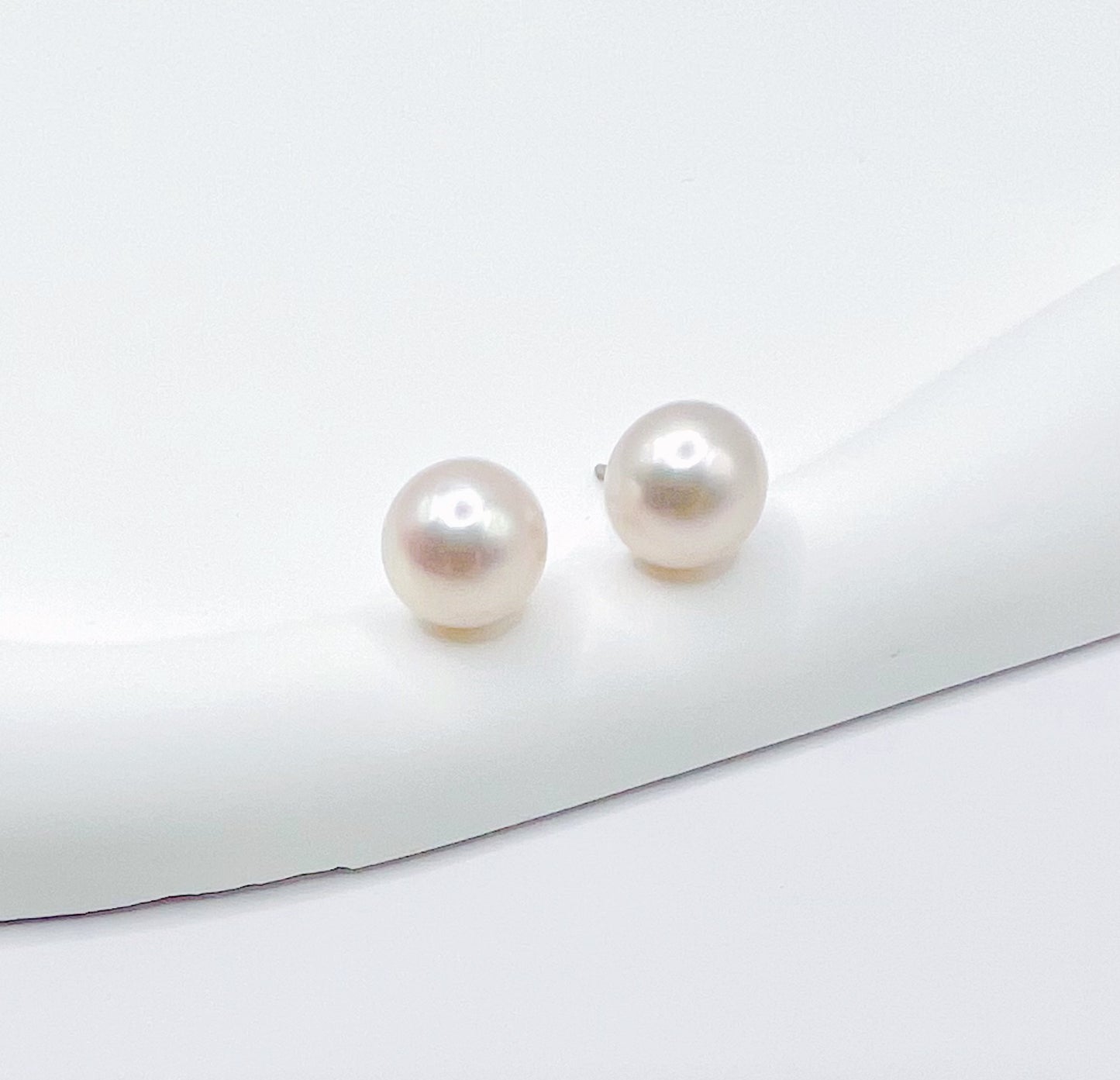 ARIAL 9-9.5mm ROUND FRESHWATER PEARL EARRINGS