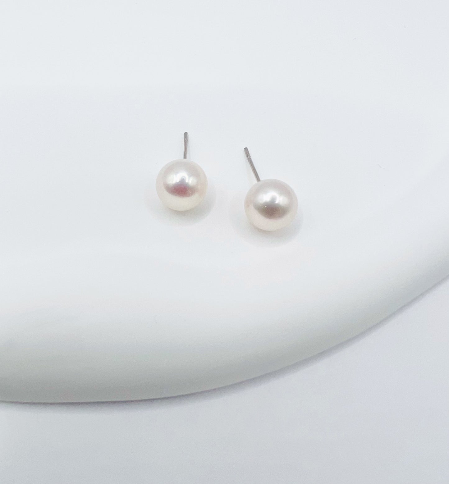 ARIAL 9-9.5mm ROUND FRESHWATER PEARL EARRINGS