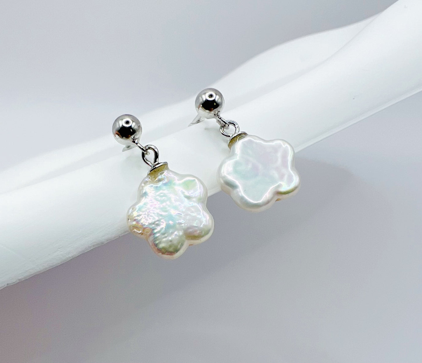 FLOWER FRESHWATER PEARL EARRINGS