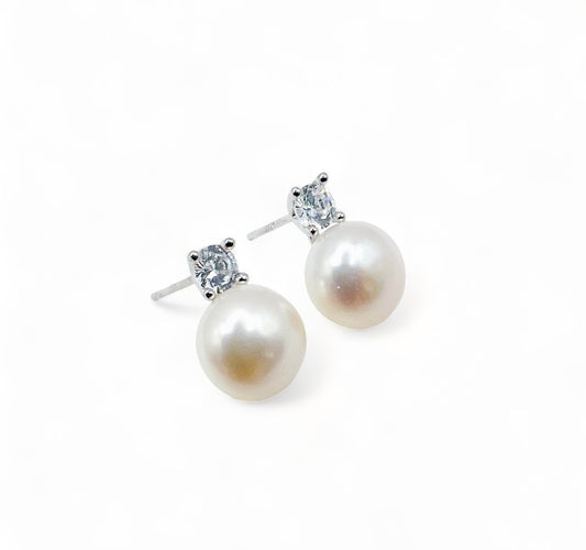 ARLO 9-9.5mm WHITE ROUND FRESHWATER PEARL EARRINGS