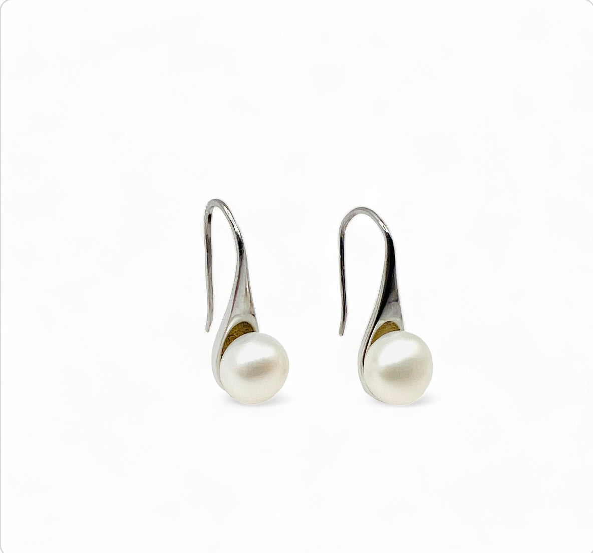 Lucy - White Fresh Water Pearl Earrings