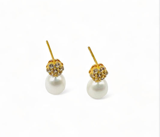 Rosie Pearl Earrings - Gold/White Fresh Water Pearl