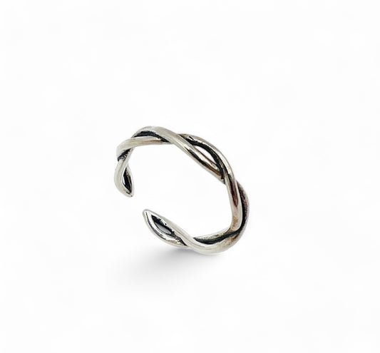 REESE TWIST SILVER RING