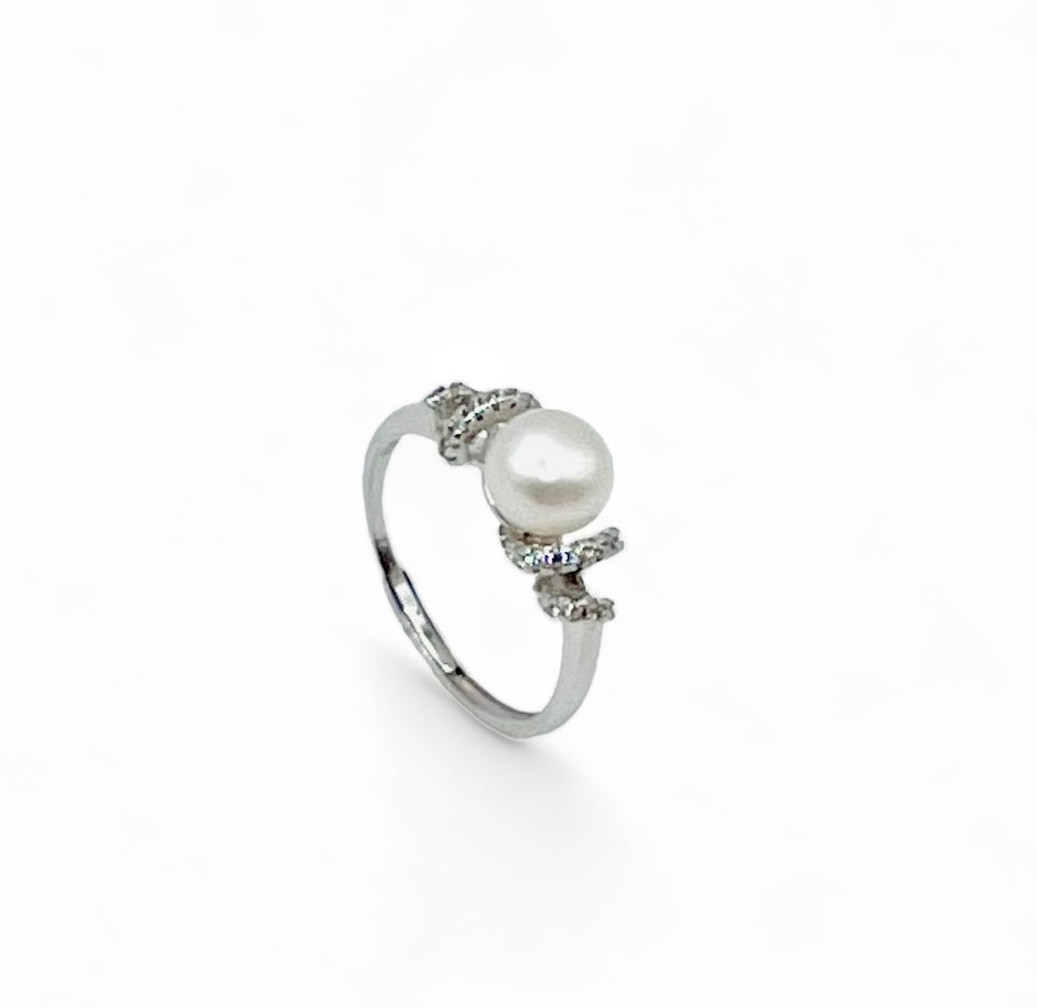 MALLORY PEARL RING - WHITE